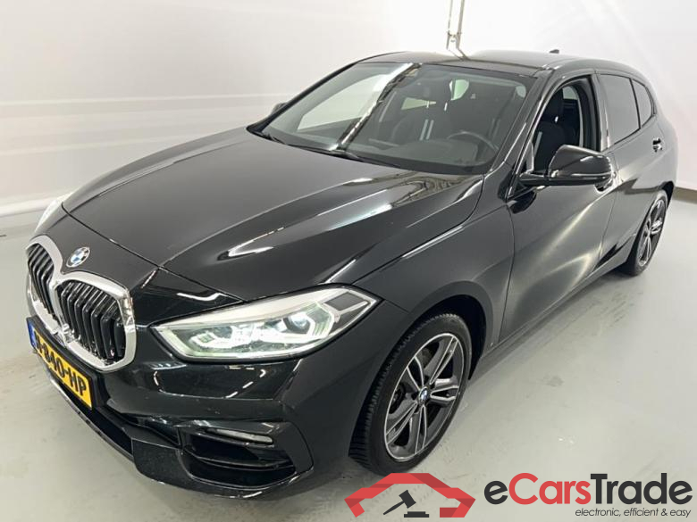 BMW 118 i Aut. Live Cockpit LED-Xenon Navi 1/2 Sport-Leather KeylessGo Klima PDC ...