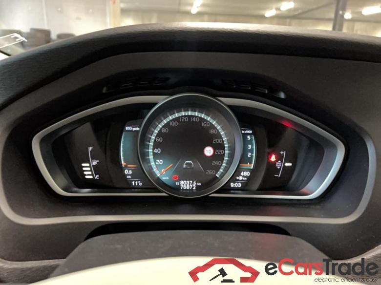 VOLVO - V40 CROSS COUNTRY Plus D2 120PK Pack Syle & Professional & IntelliSafe Pro & Versatility & Winter & Rear Camera #5