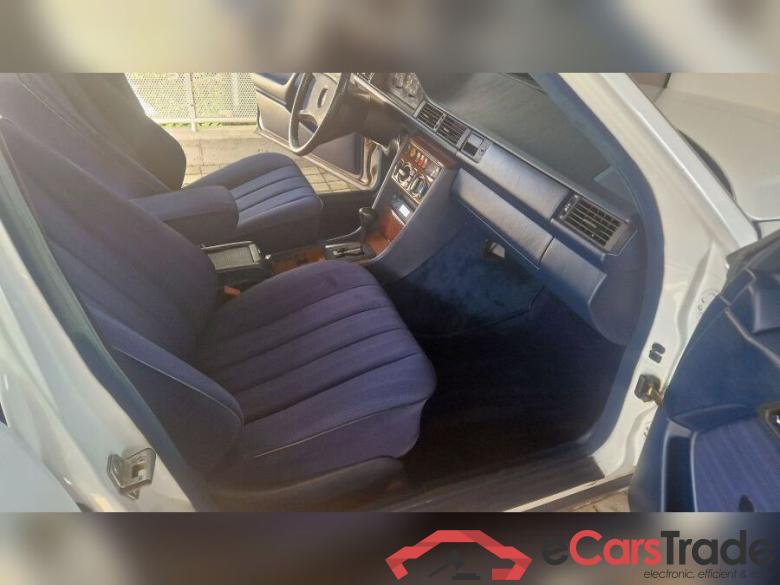 Mercedes_benz E 4 Matic 260 (124.226) E 260 4Matic #3