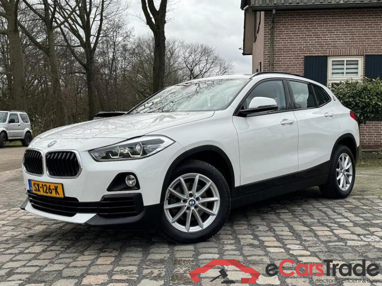 BMW X2 sDrive18i Executie autom ecc,led,navigatie,sportstoelen,led,shadowline,trekhaak