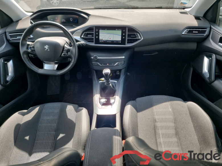 Peugeot 308 SW 1.2 PureTech Allure 130Hp LED-Xenon I-Cockpit Navi Sport-Seats KeylessGo Camera Klima PDC ... #3