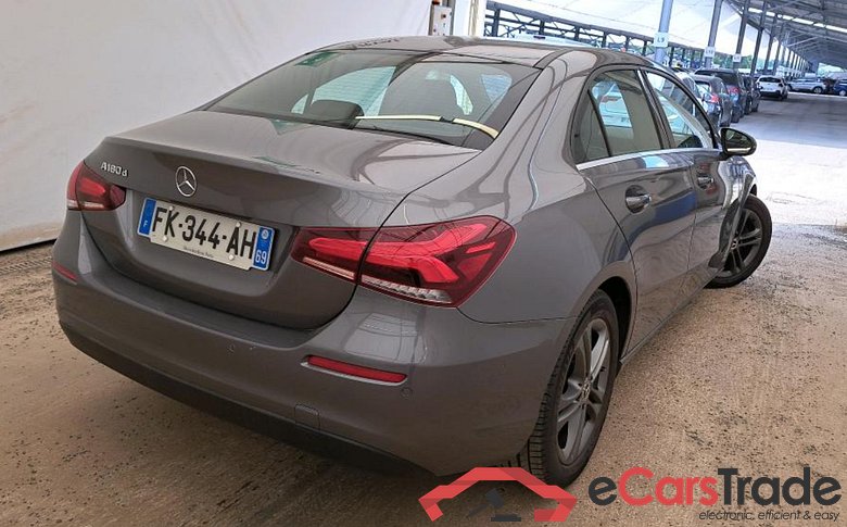 Mercedes A 180d Aut. LED-Xenon Widescreen Navi 1/2 Sport-Leather KeylessGo Camera Klima PDC ... #3