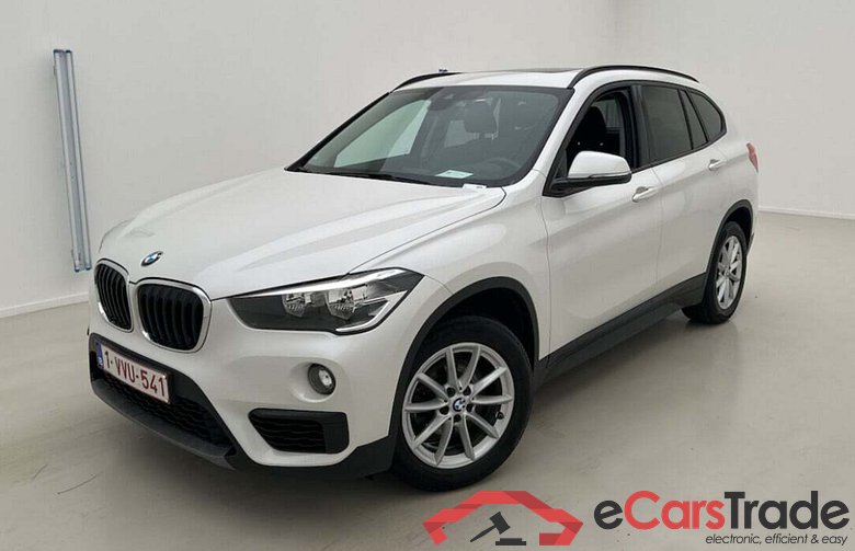 BMW X1 2.0 xDrive18d Aut. Pano Navi KeylessGo Camera Klima PDC ... #1