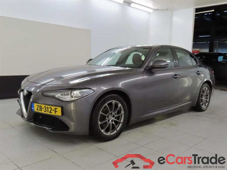 Alfa Romeo GIULIA 2.0T Super