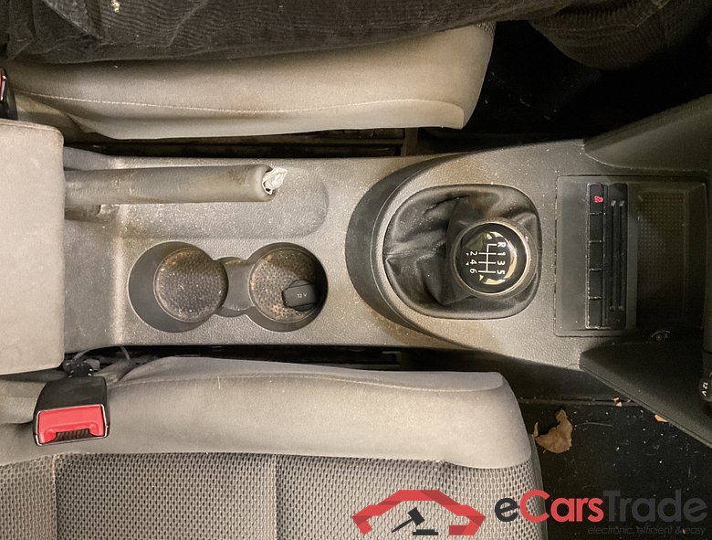 VOLKSWAGEN Touran Touran    Trendline 1.2 TSI  77 kW (105 ch) 6 vitesses manuel #3