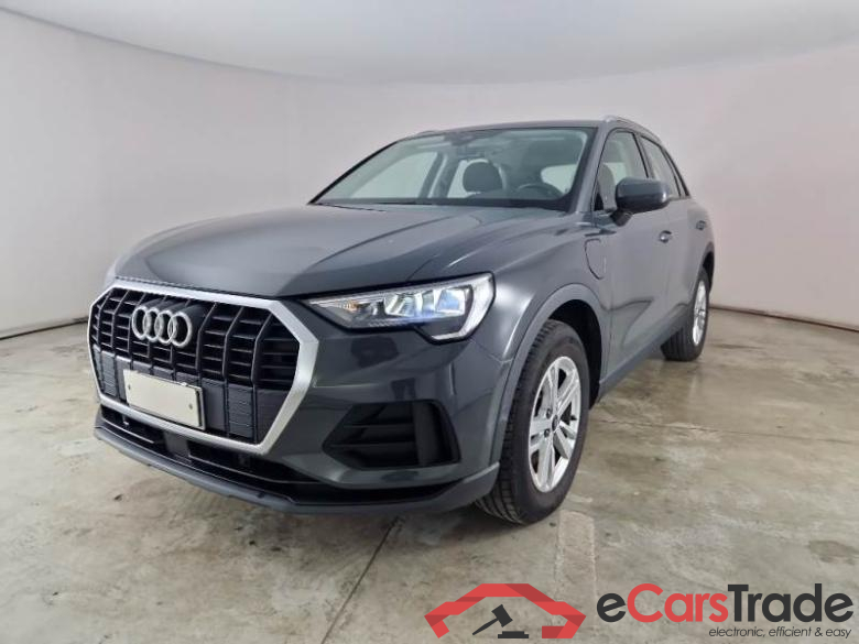 Audi 115 AUDI Q3 / 2018 / 5P / SUV 45 TFSI E S TRONIC BUSINESS