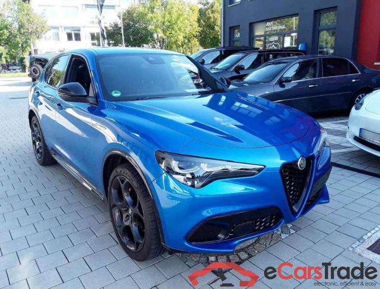 Alfa_romeo Competizione Q4 STELVIO #2