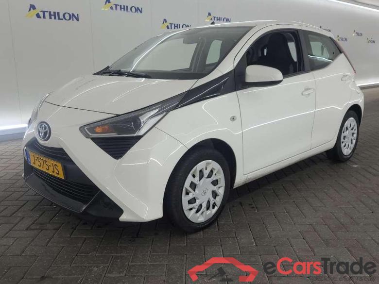 TOYOTA Aygo 1.0 VVT-i x-play 5D 53kW #1