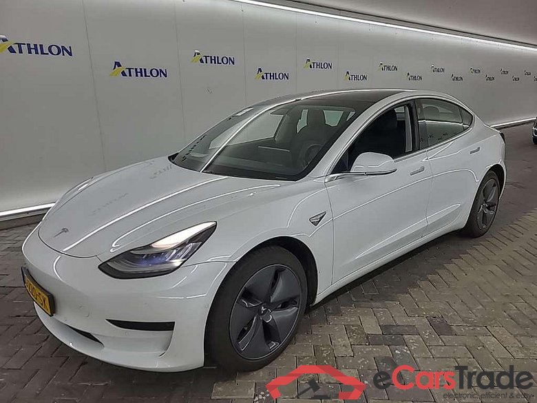 Tesla Model 3 Standard Range Plus RWD 4D 211kW
