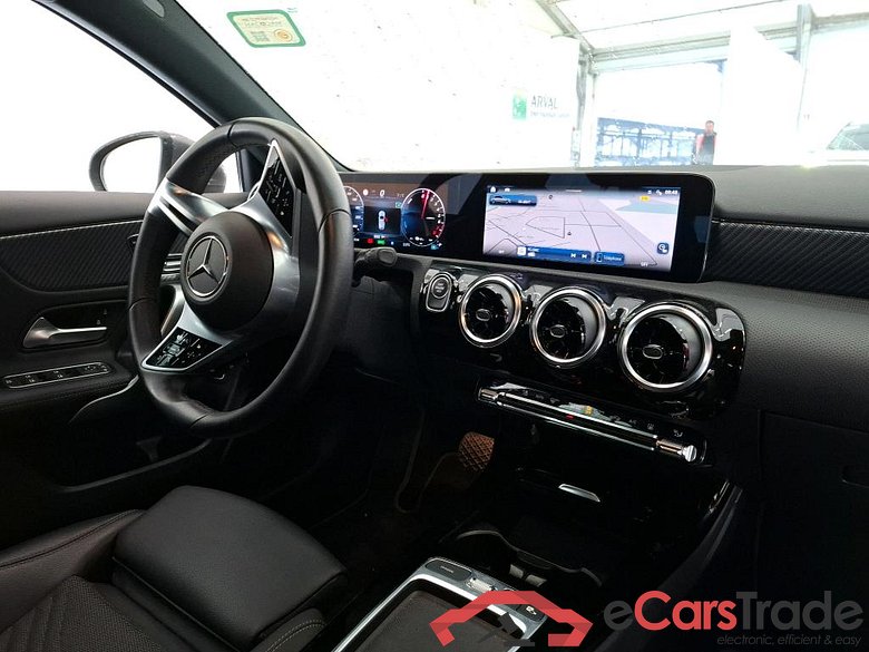 Mercedes A 250 e Business Line 8G-DCT MERCEDES-BENZ Classe A Compact / 2022 / 5P / Berline A 250 e Business Line 8G-DCT #5