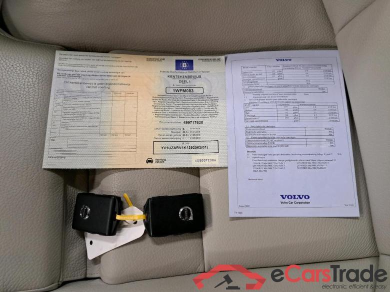 VOLVO - VOL XC60 D3 150PK Momentum Pack Business Line & IntelliSafe Surround & Moritz Leather Seats & Winter Pack & Viual 360 Park View #4