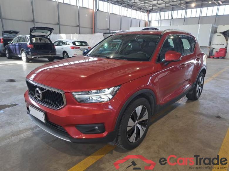 Volvo 65 VOLVO XC40 / 2017 / 5P / SUV T5 TWIN ENGINE GEARTRONIC BUSINESS PLUS #1
