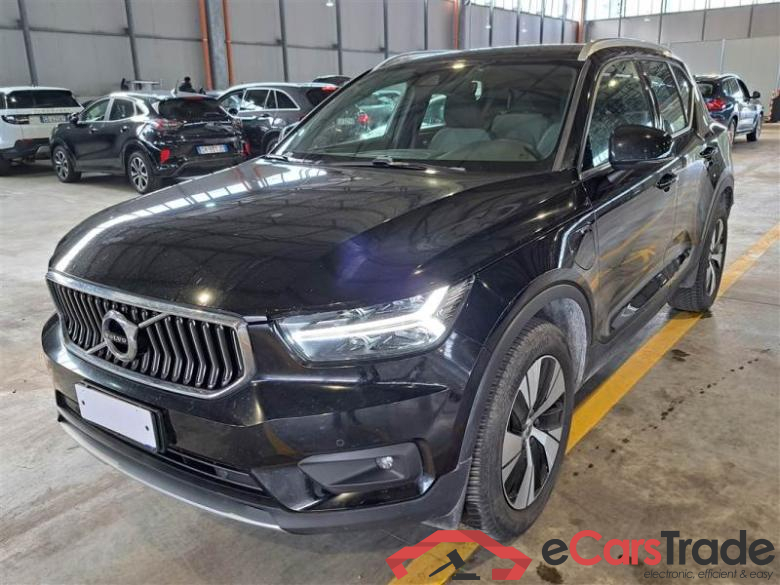 Volvo 228 VOLVO XC40 / 2017 / 5P / SUV T5 PLUG-IN HYBRID AUTO RECH INSCRIP EXPR