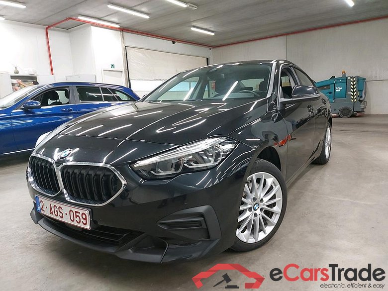 BMW - BMW 2 GRAN COUPE 218iA 136PK Advantage Pack Business & Live CockPit & PDC Front & Rear  * PETROL *