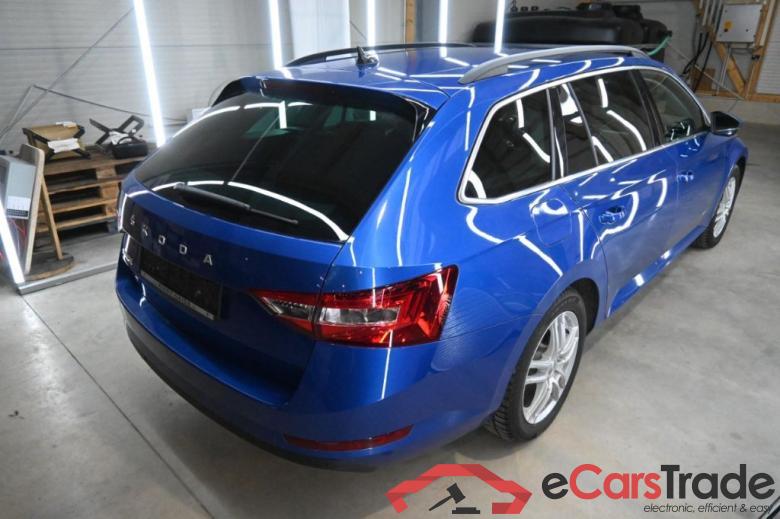 Skoda Superb Wagon ´15 Superb Combi Ambition iV 1.4 TSI Hybrid 160KW AT6 E6d #2