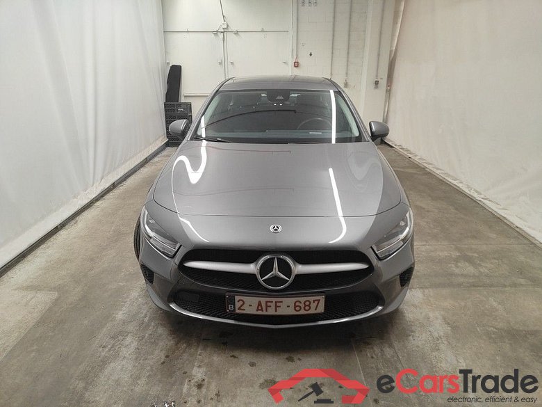 Mercedes-Benz A-Klasse Limousine A 180 Business Solution Aut. 4d