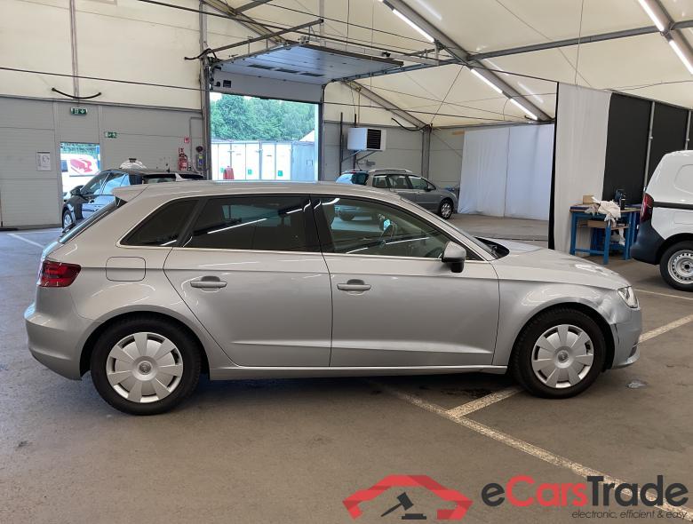 AUDI A3 Sportback Audi A3 Sportback Ambiente 1.6 TDI  81(110) kW(ch) 6 vitesses #5