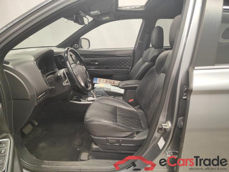 Mitsubishi Outlander 2.4 PHEV 4WD Instyle SDA AT 5d #6
