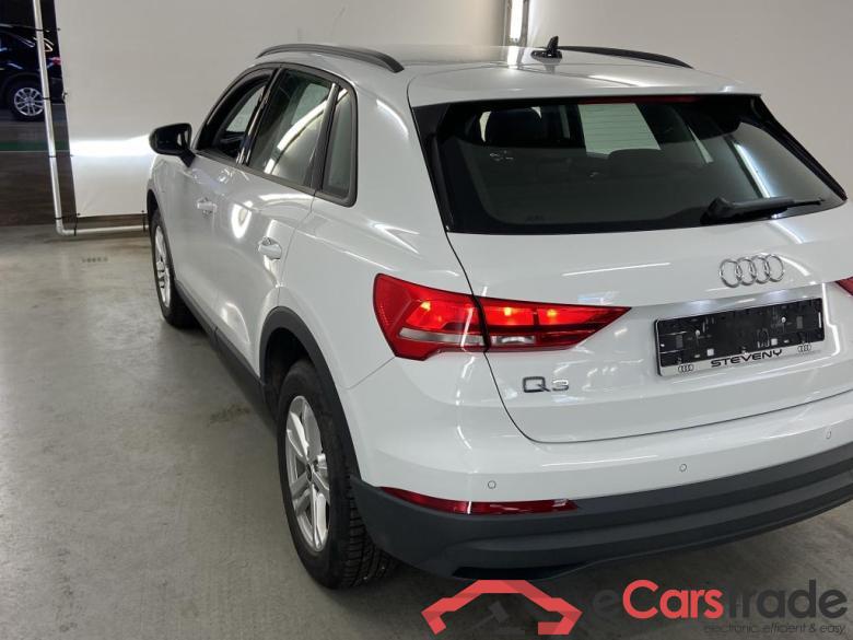 AUDI Q3 1.4 45 TFSI E S TRONIC Business Plus #3
