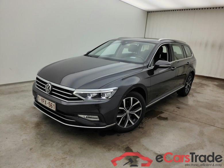 Volkswagen Passat Variant 1.5 TSI OPF DSG7 Elegance Business 5d #1