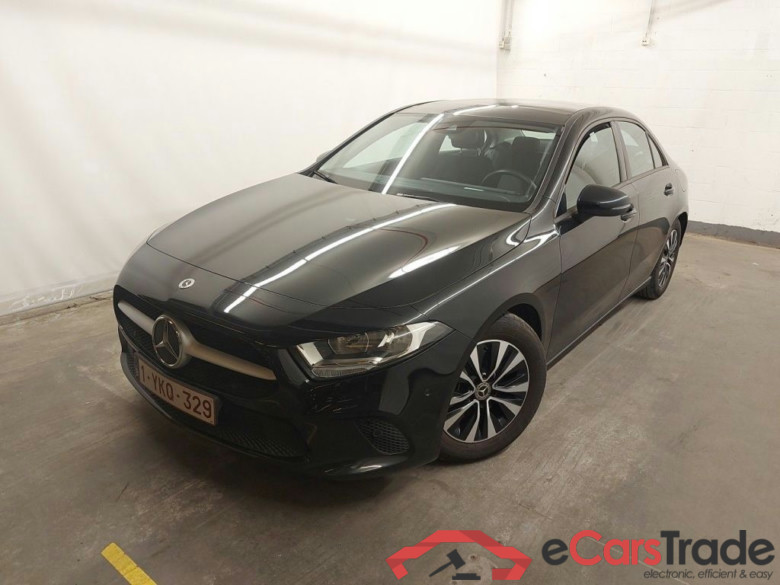 Mercedes-Benz A-Klasse Limousine A 200d Business Solution 4d #1