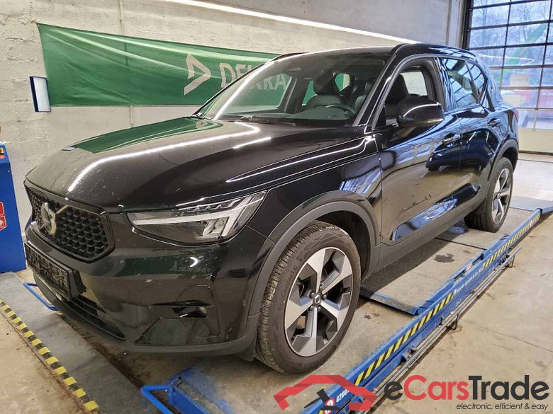 Volvo XC40 (2017->) DE - SUV5 B4 2WD EU6d, Plus Dark (EURO 6d), (Facelift) 2022 - 2024 #1