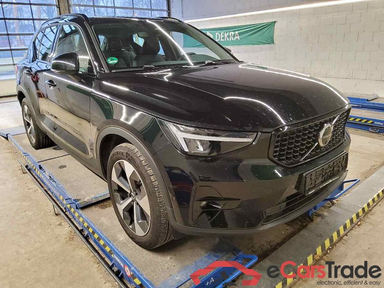 Volvo XC40 (2017->) DE - SUV5 B4 2WD EU6d, Plus Dark (EURO 6d), (Facelift) 2022 - 2024 #2