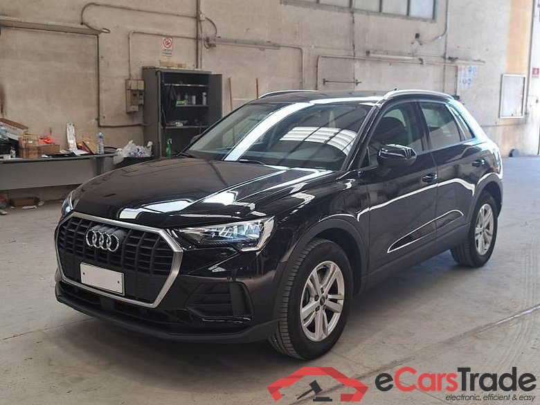 AUDI Q3 / 2018 / 5P / SUV 45 TFSI E S TRONIC BUSINESS