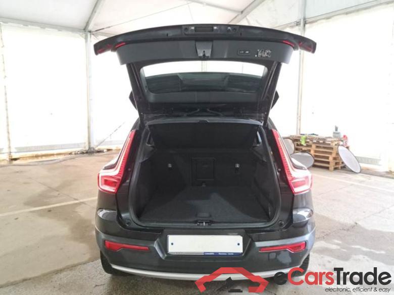 VOLVO XC40 / 2017 / 5P / SUV T5 PLUG-IN HYBRID AUTO RECH INSCRIP EXPR #5