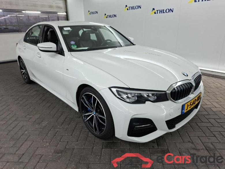 BMW 3 Serie Sedan 330iA 4D 190kW #2