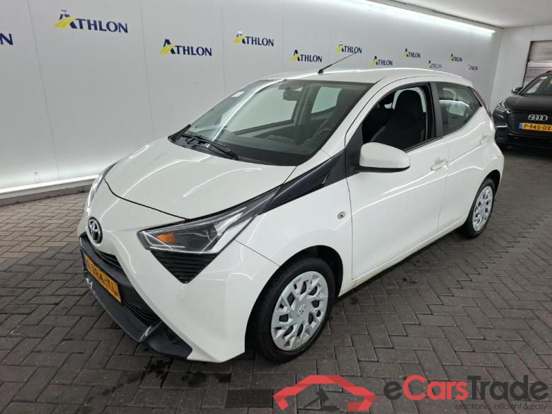 TOYOTA Aygo 1.0 VVT-i x-play 5D 53kW #1