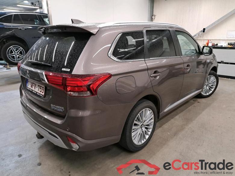 MITSUBISHI - MIT OUTLANDER PHEV 4WD 239PK Instyle SDA With Premium Leather & Removable Towing Hook * HYBRID * #2