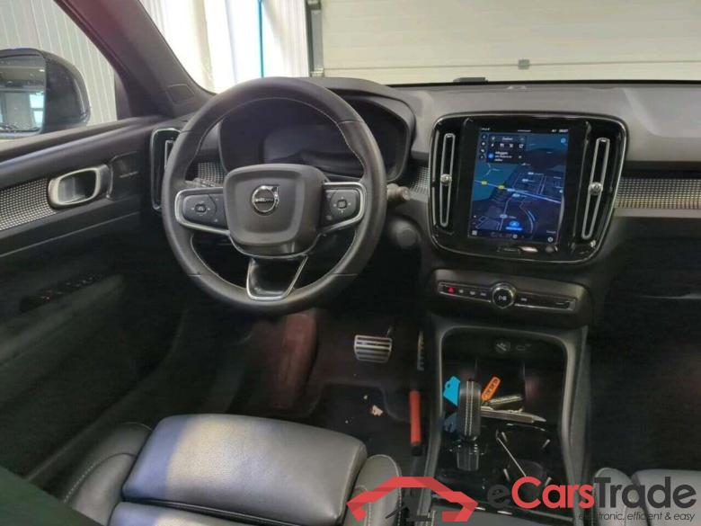 VOLVO XC40 Recharge P8 AWD RDes #3