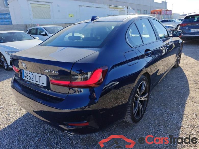 BMW Serie 3 / 2018 / 4P / sedán 320e #2