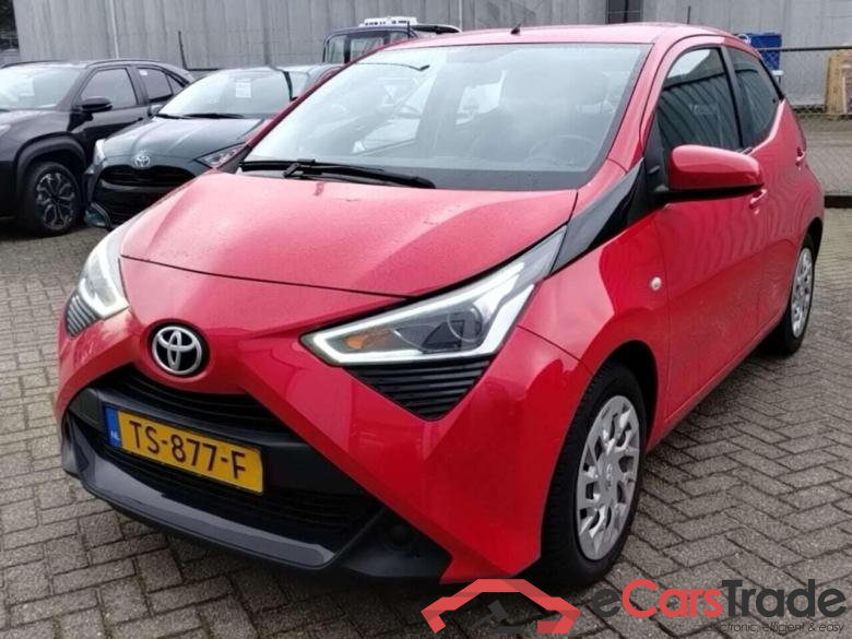 TOYOTA Aygo 1.0 VVT-i x-play