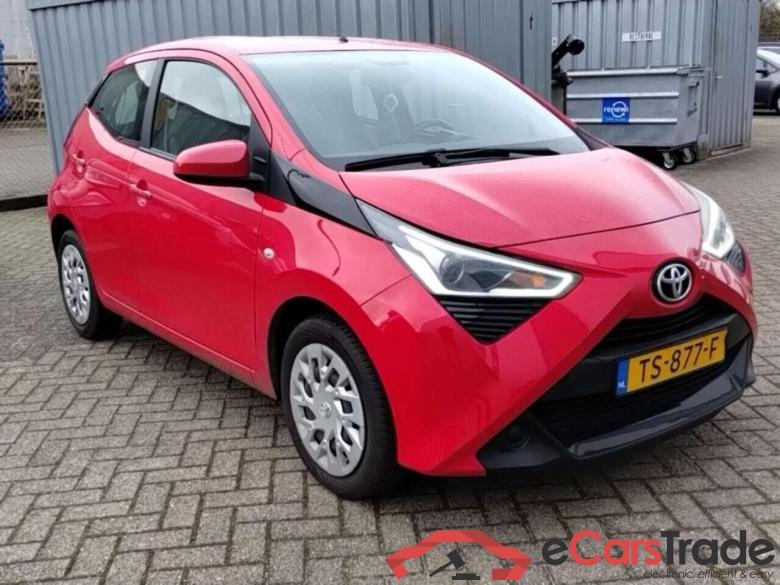 TOYOTA Aygo 1.0 VVT-i x-play #2