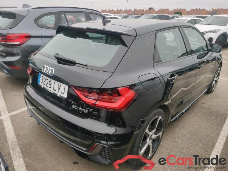 AUDI A1 / 2018 / 5P / berlina con portón Sportback Adrenalin 30 TFSI 81kW (110CV)(SP) #2