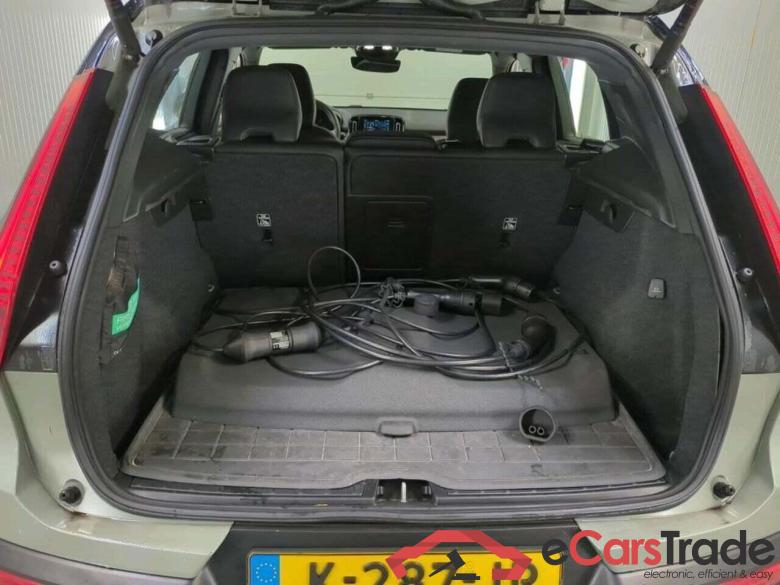 VOLVO XC40 Recharge P8 AWD RDes #5