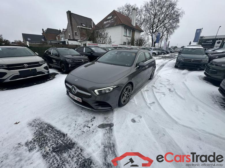 MERCEDES-BENZ A 180 AMG Line