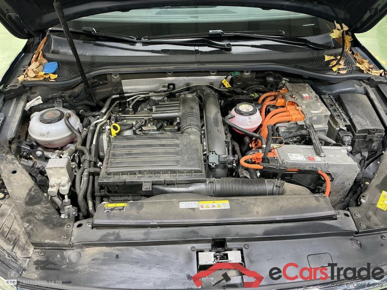VOLKSWAGEN PASSAT VARIANT 1.4 TSI MSQ VARIANT GTE BUSINESS #6