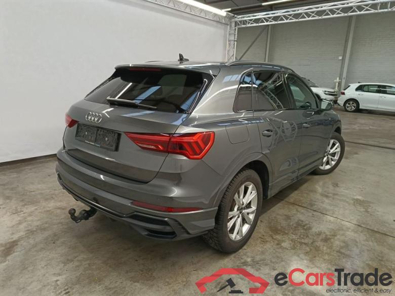 Audi Q3 45 TFSI e S tronic S Line 5d #2