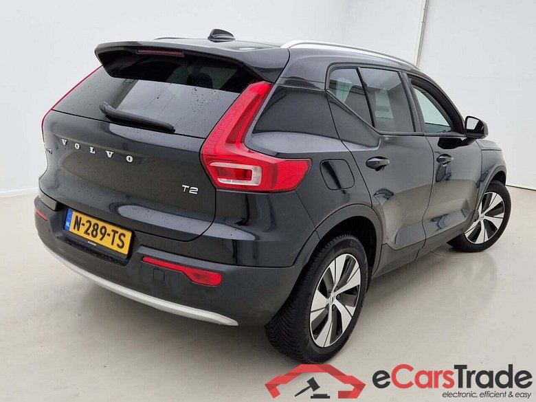 VOLVO XC40 1.5 T2 Momentum AUT #2