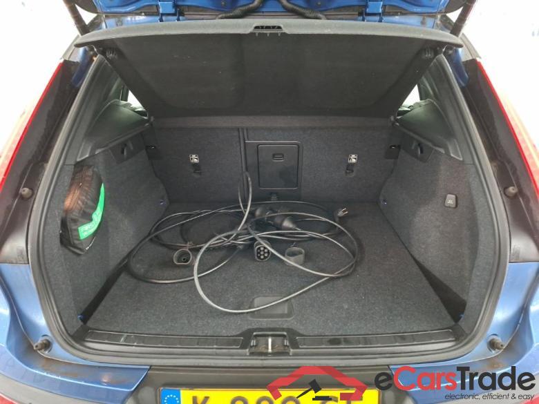 VOLVO XC40 Recharge P8 AWD R-Design 5D 300kW #5