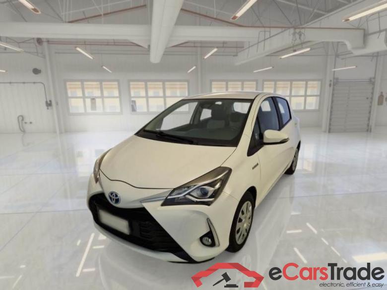 TOYOTA YARIS / 2017 / 5P / BERLINA 1.5 HYBRID BUSINESS #1