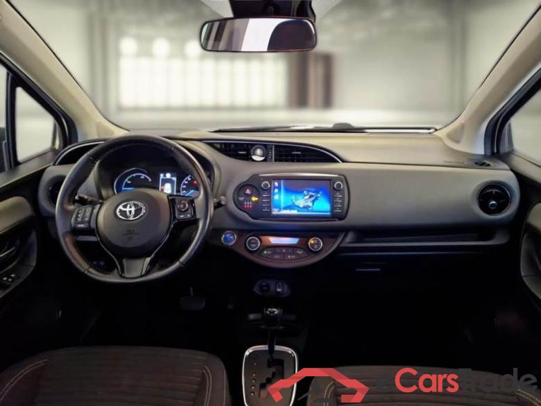 TOYOTA YARIS / 2017 / 5P / BERLINA 1.5 HYBRID BUSINESS #3