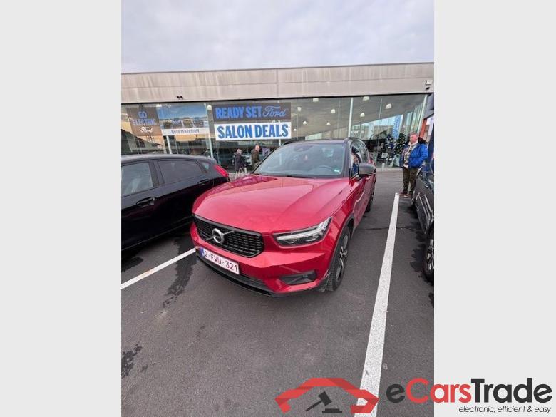 VOLVO XC40 1.5 T2 R-Design #1