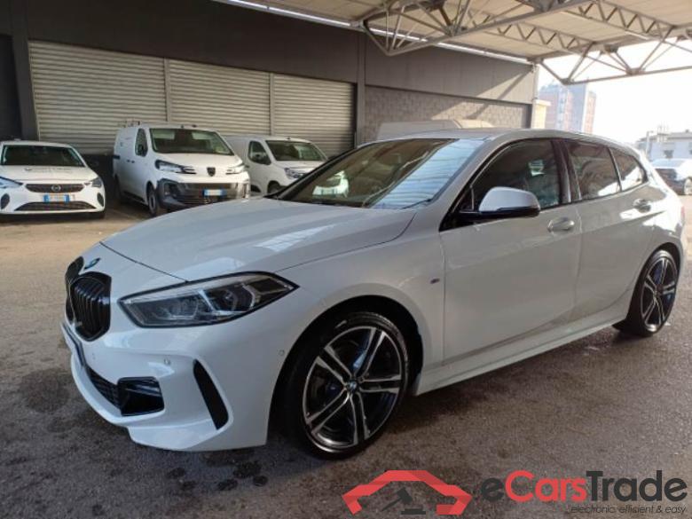 BMW SERIE 1 / 2019 / 5P / BERLINA 118D MSPORT #1