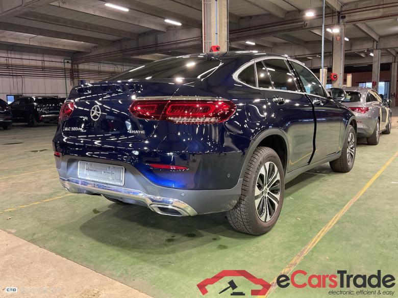 MERCEDES-BENZ GLC COUPE 2.0 GLC 300 DE 4MATIC BUS SOL AUTO #4