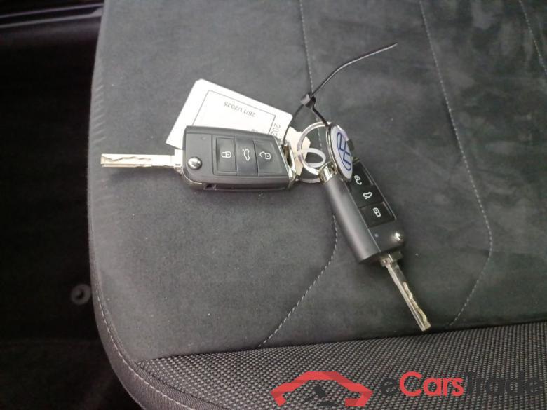 VOLKSWAGEN TIGUAN DIESEL - 2021 2.0 TDI 150 SCR 4Motion Elegance BMT DSG 5d #4