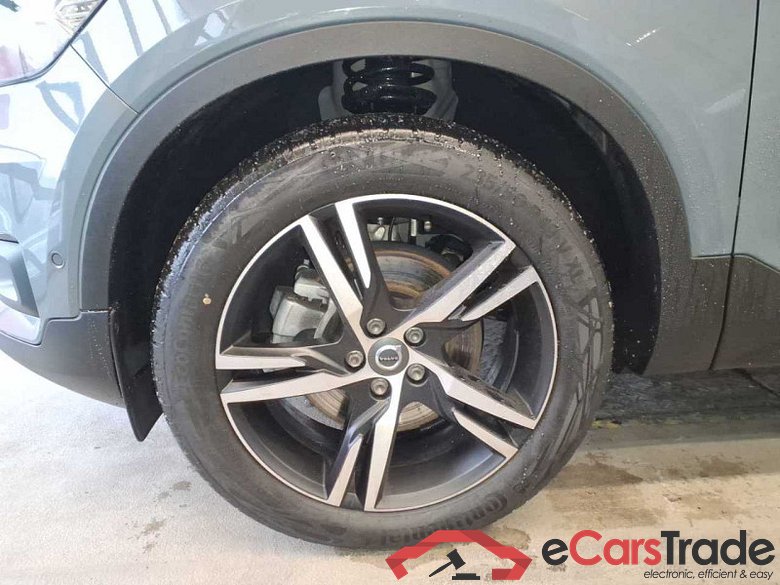 Volvo XC40 (2017->) DE - SUV5 B4 2WD EU6d, R-Design (EURO 6d), 2020 - 2022 #2